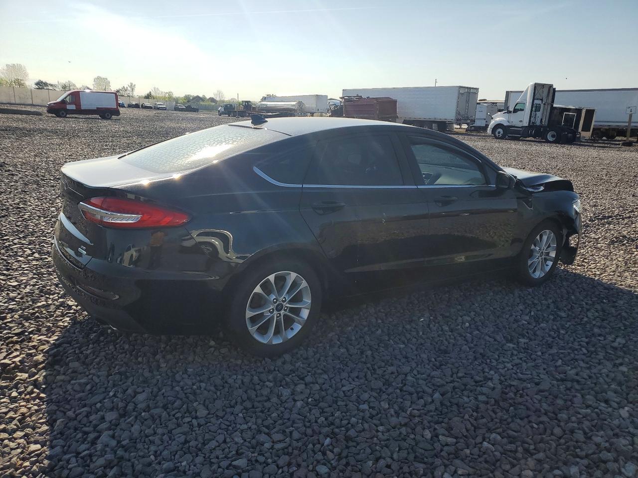2020 Ford Fusion Se - Image 3