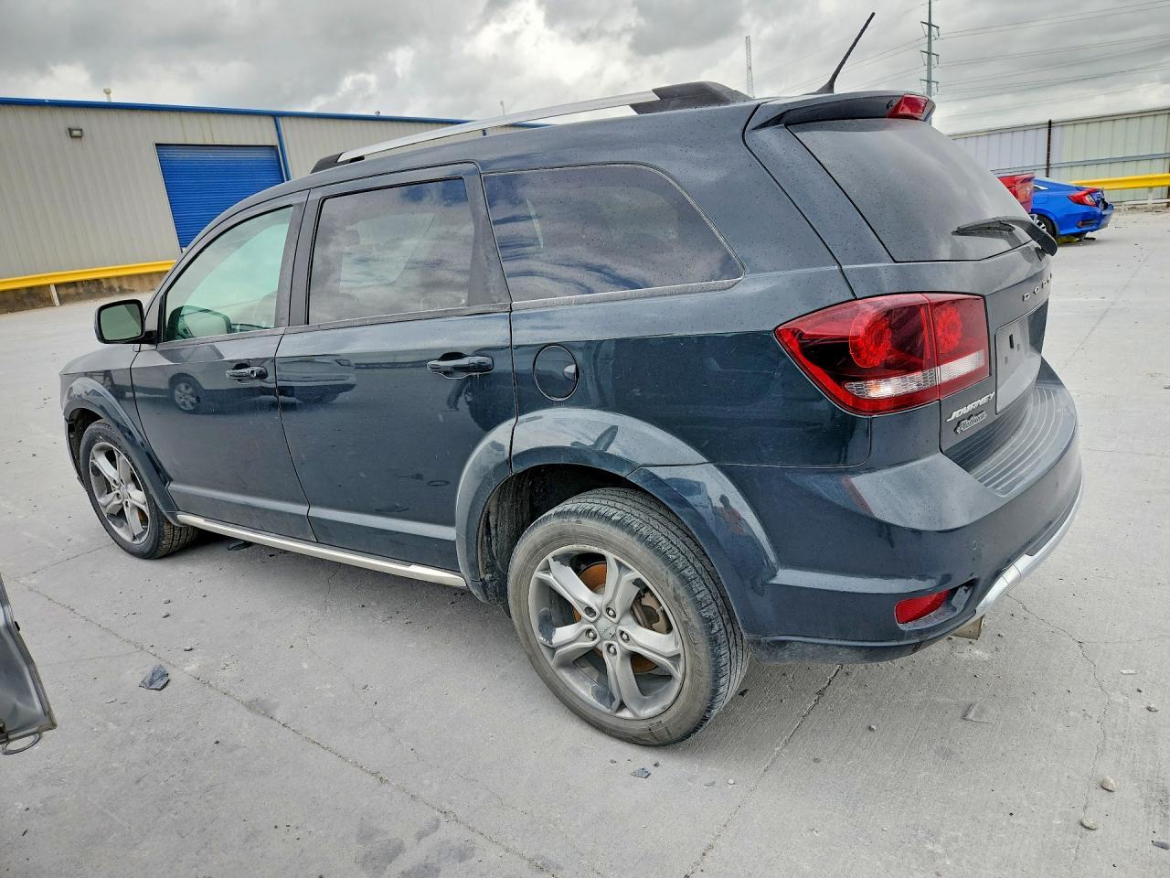 2017 Dodge Journey Crossroad - Image 2