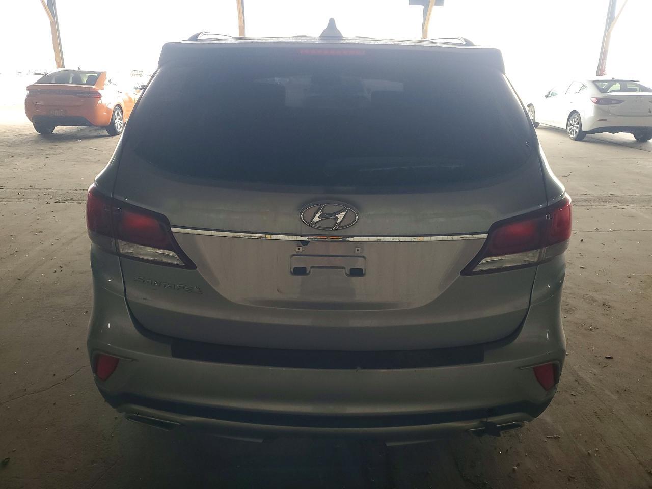 2018 Hyundai Santa Fe Se - Image 6