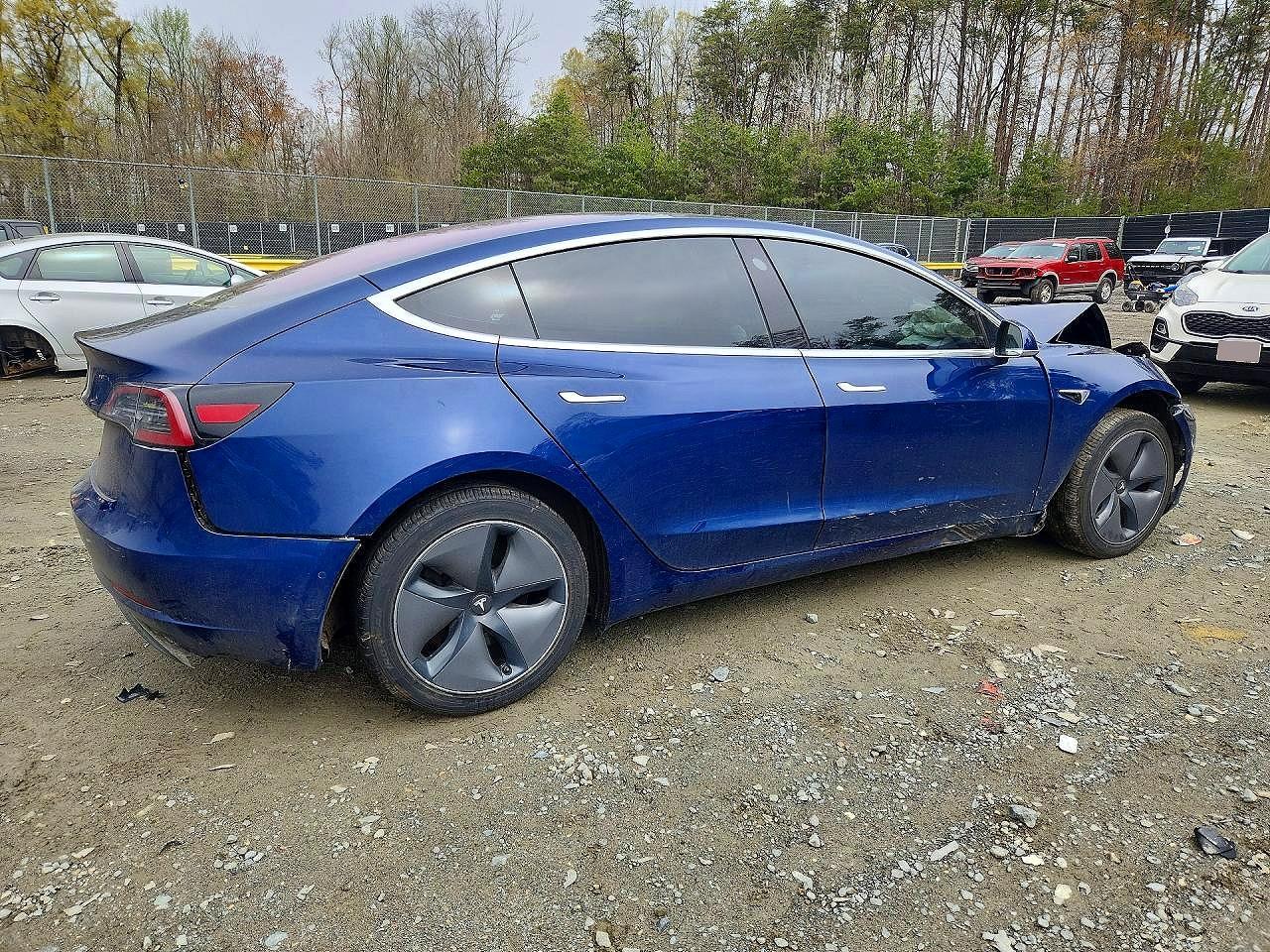2018 Tesla Model 3 - Фото 3