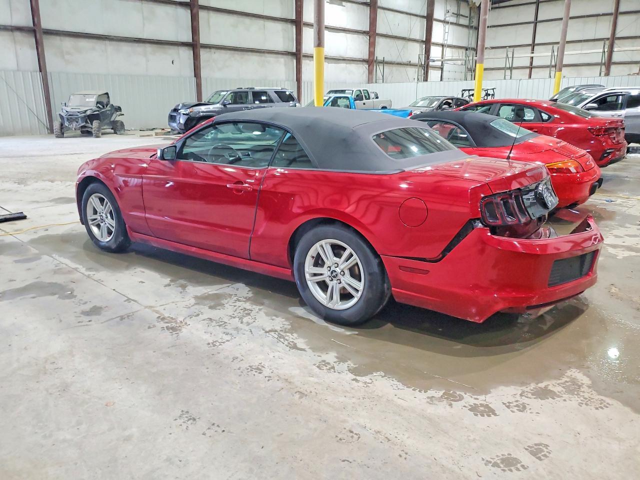 2013 Ford Mustang - Фото 2
