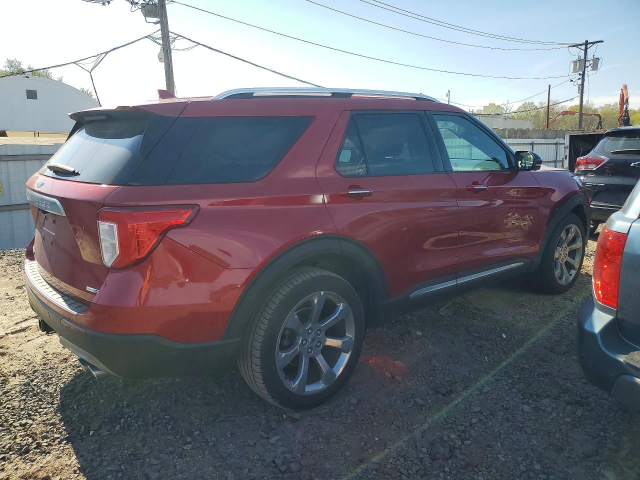 2020 Ford Explorer Platinum - Image 3