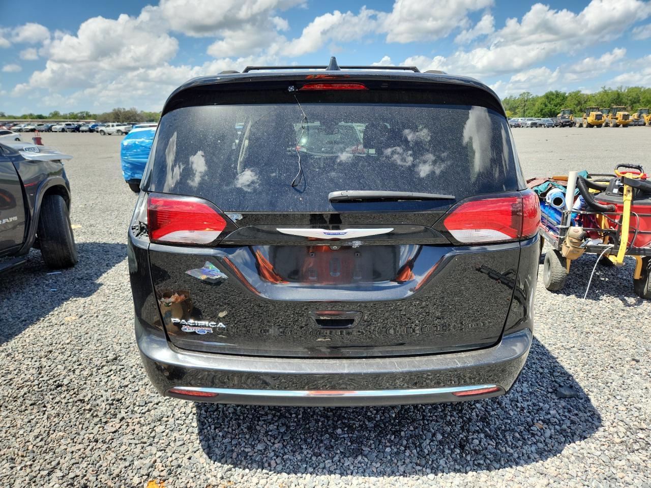 2019 Chrysler Pacifica Touring L - Image 6