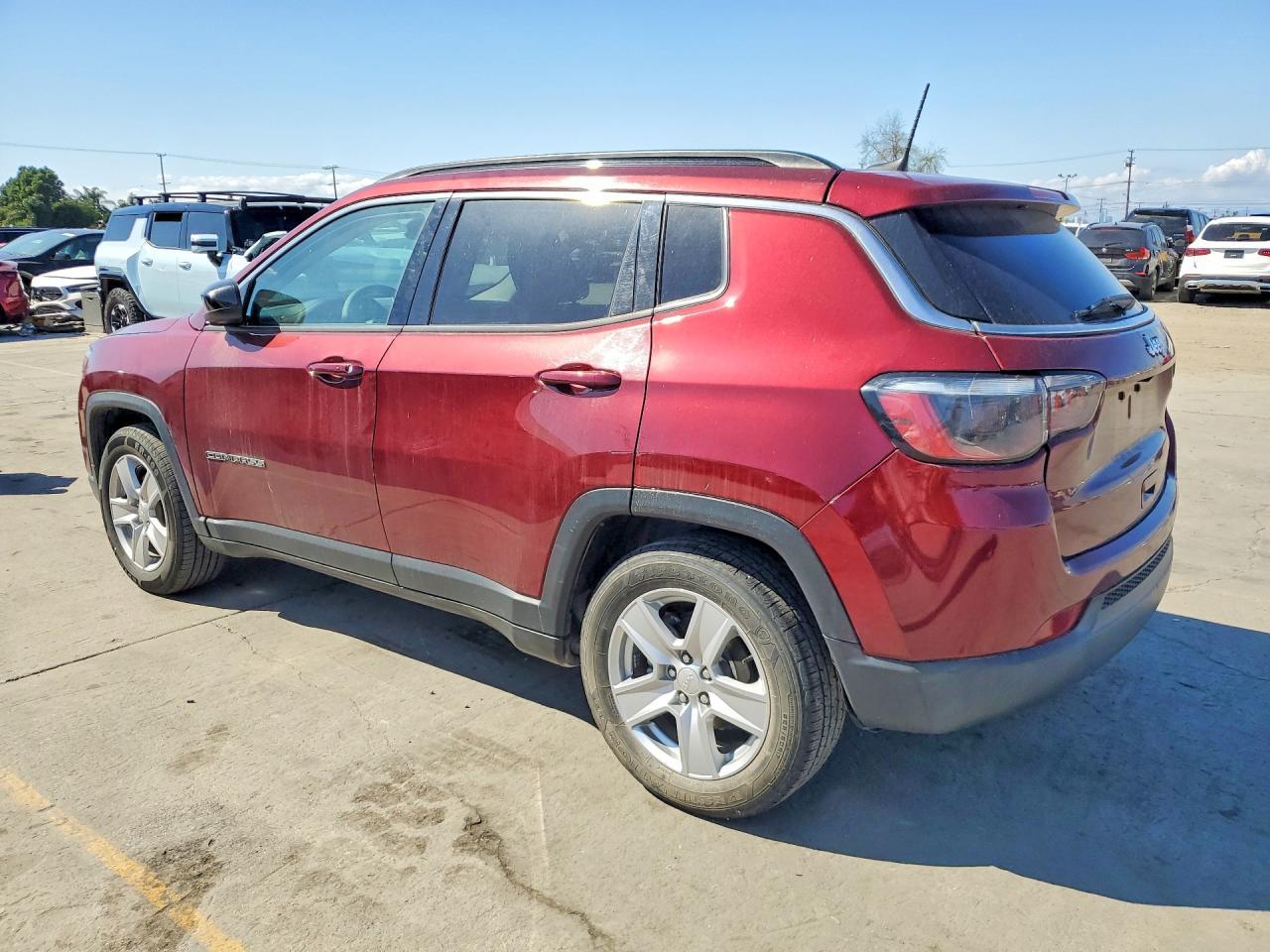 2022 Jeep Compass Latitude - Фото 2