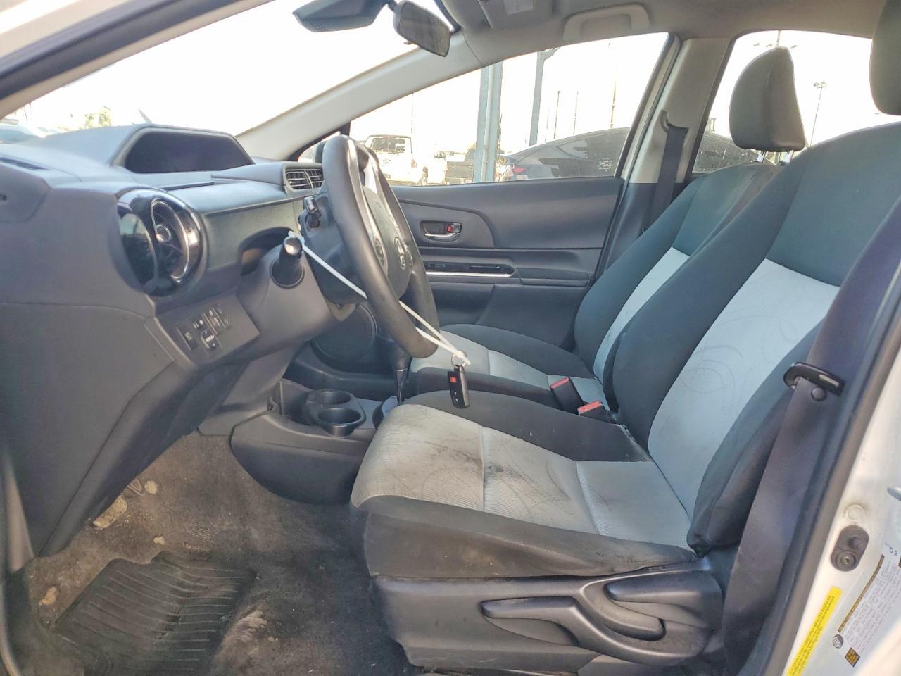 2017 Toyota Prius C Three - Image 7