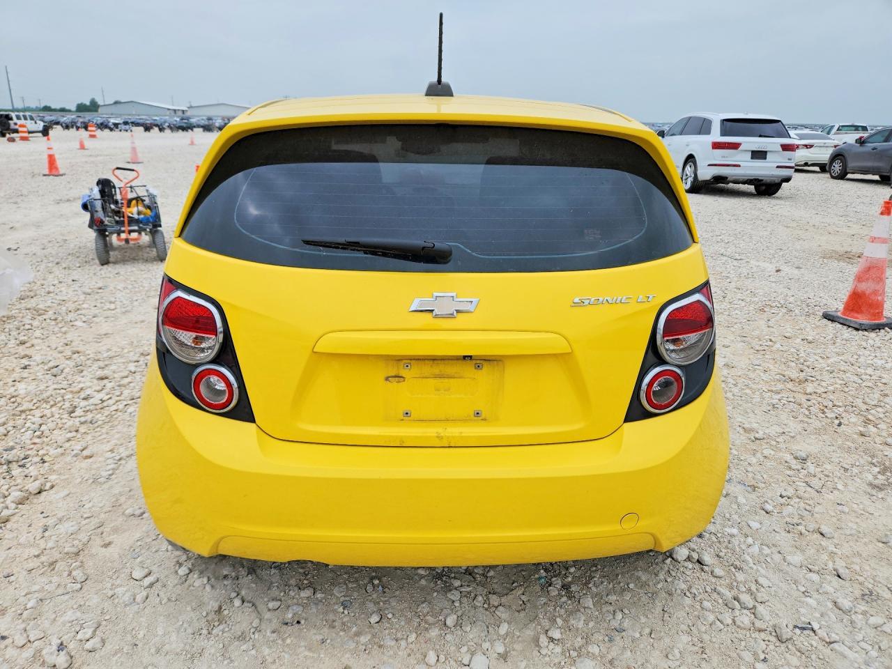 2015 Chevrolet Sonic Lt - Image 6