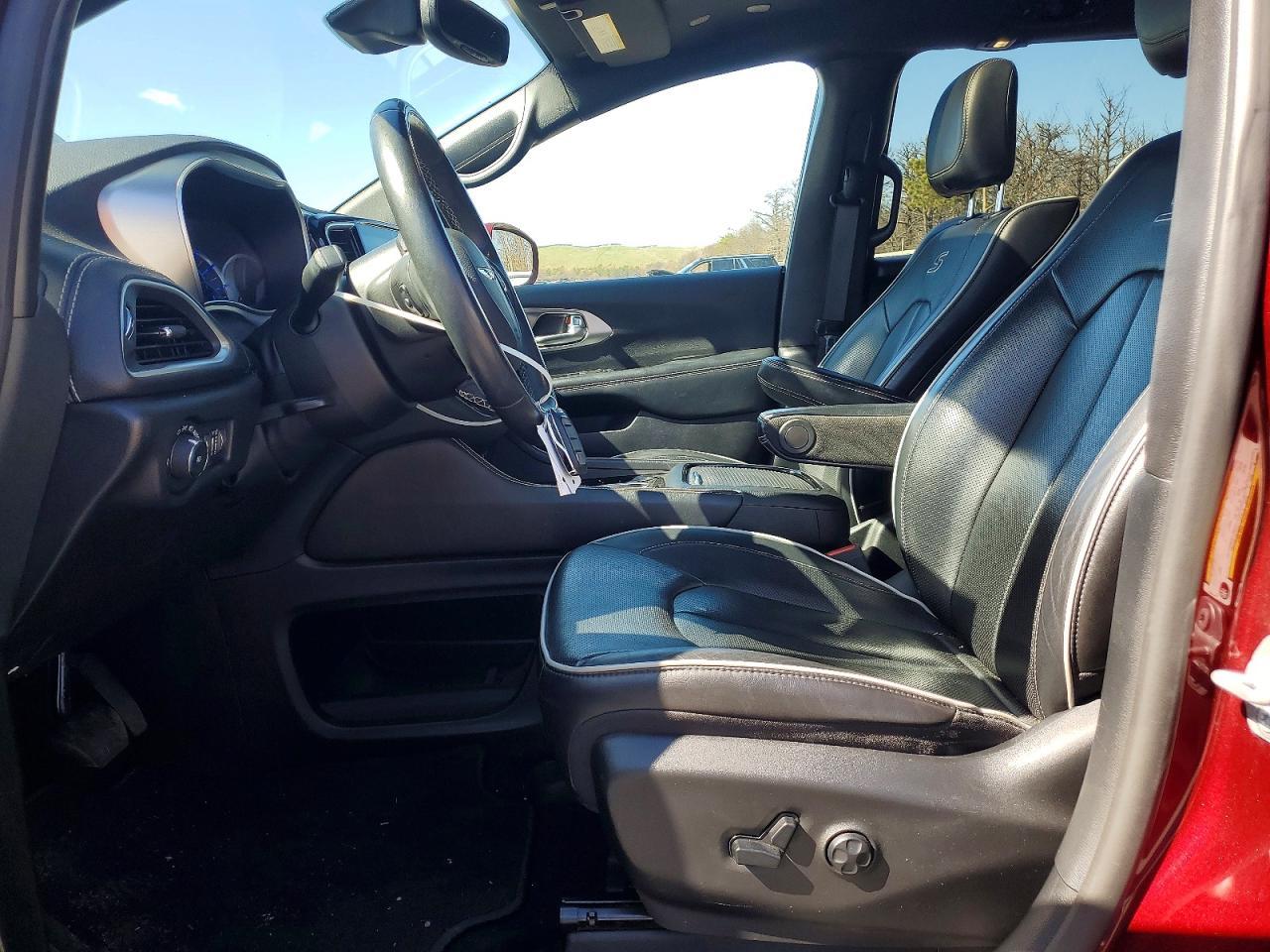 2021 Chrysler Pacifica Hybrid Limited - Image 7