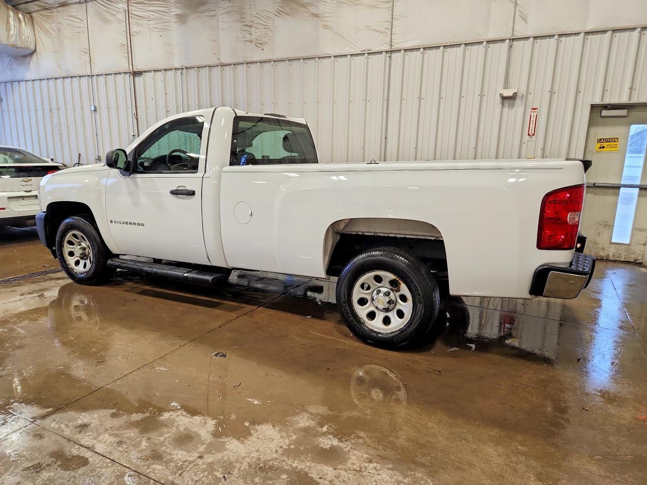 2009 Chevrolet Silverado C1500 - Фото 2