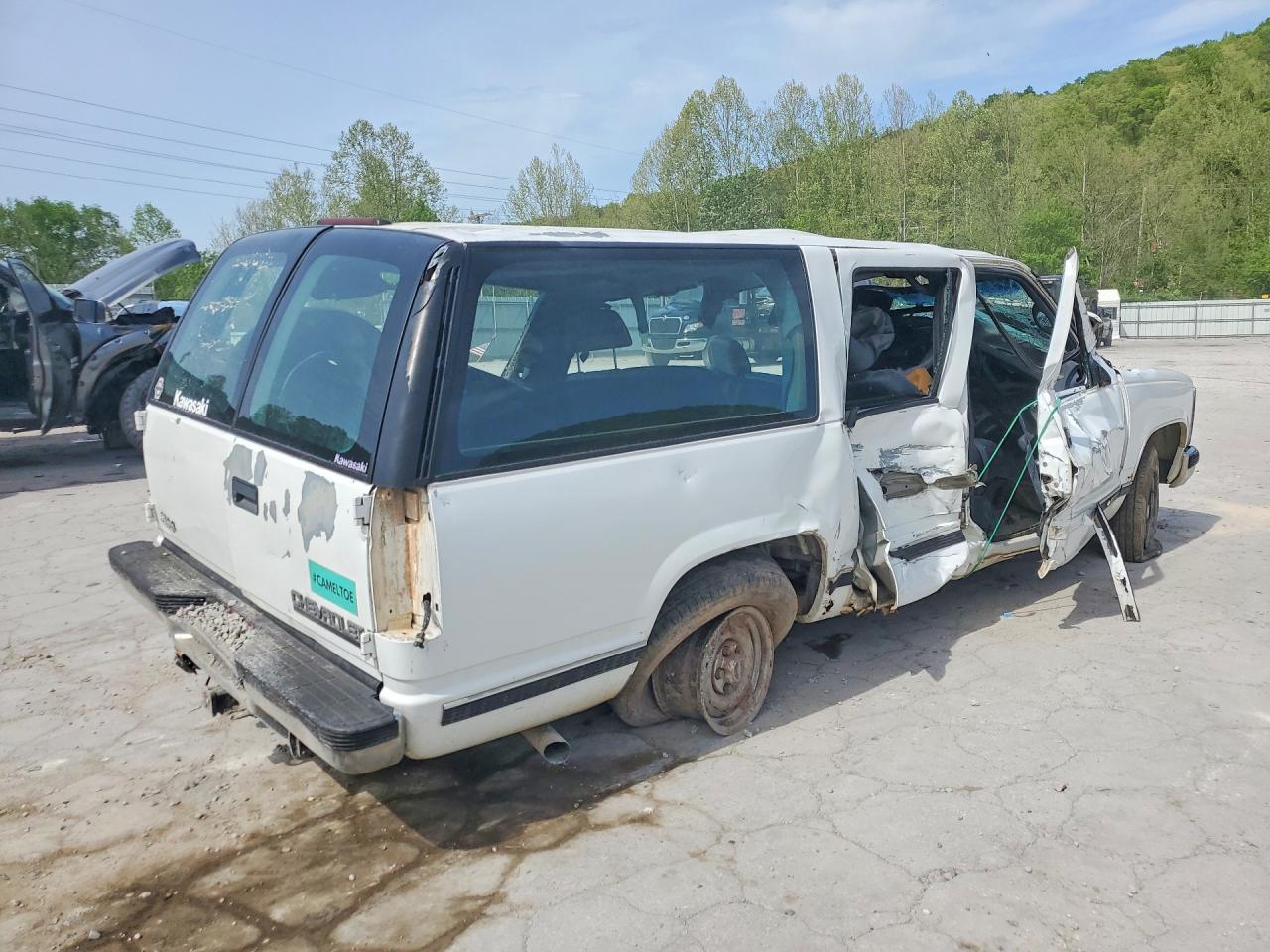 1996 Chevrolet Suburban C1500 - Фото 3