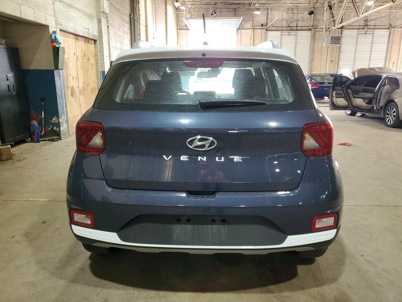 2024 Hyundai Venue Limited - Фото 6