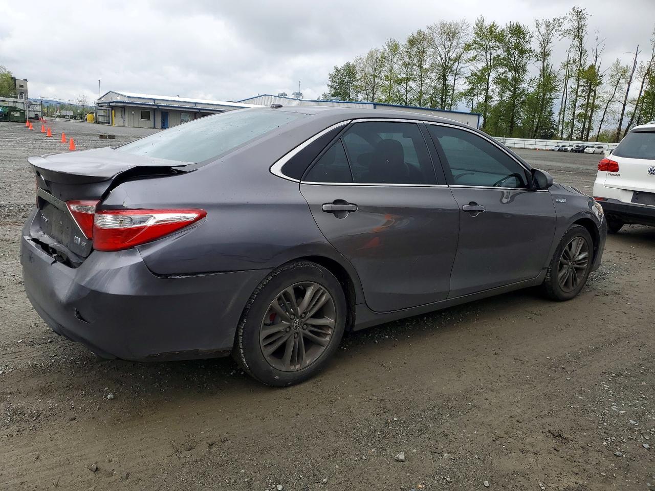 2016 Toyota Camry Hybrid Se - Image 3