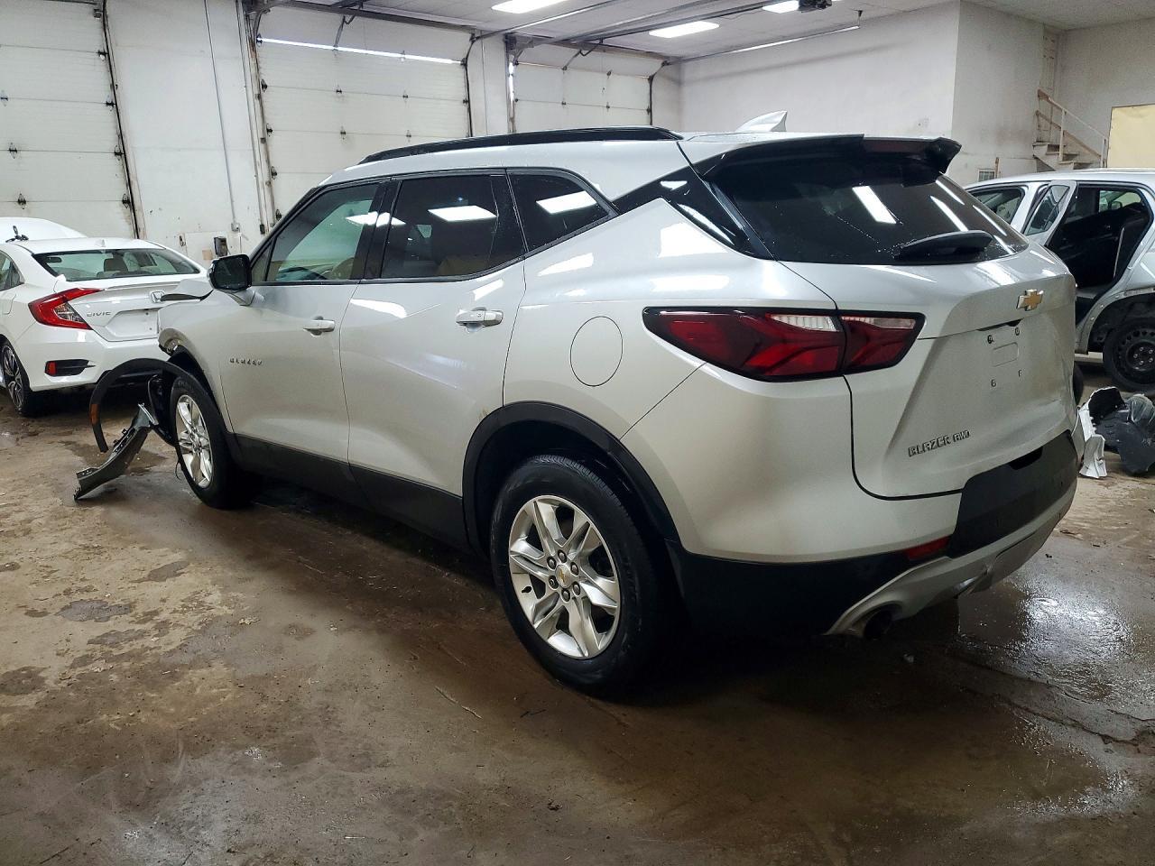 2022 Chevrolet Blazer 2Lt - Фото 2