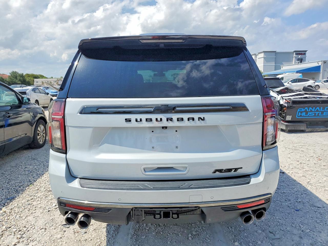 2022 Chevrolet Suburban K1500 Rst - Image 6