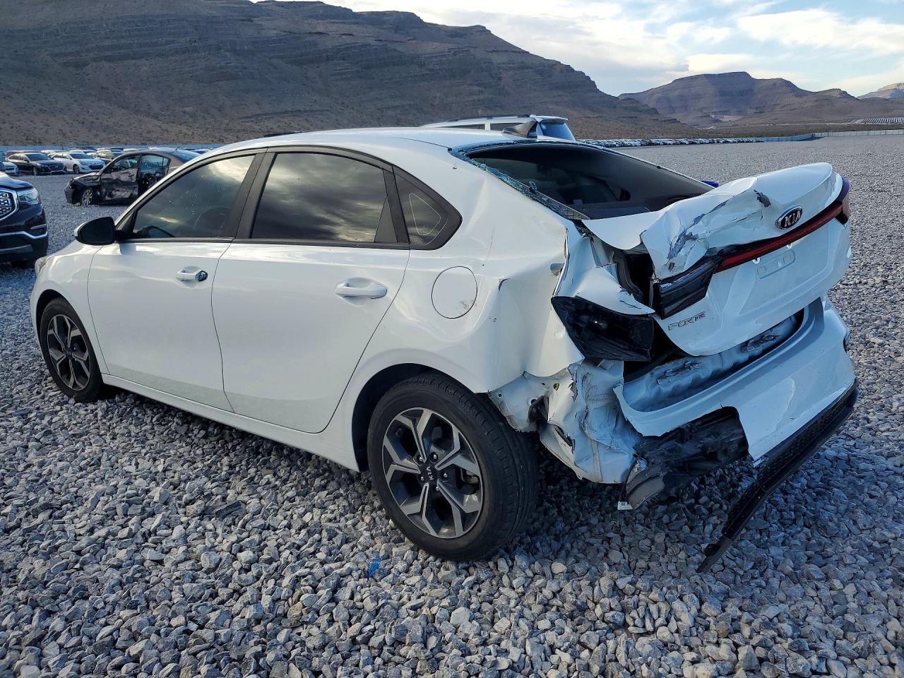 2019 Kia Forte Lxs - Image 2