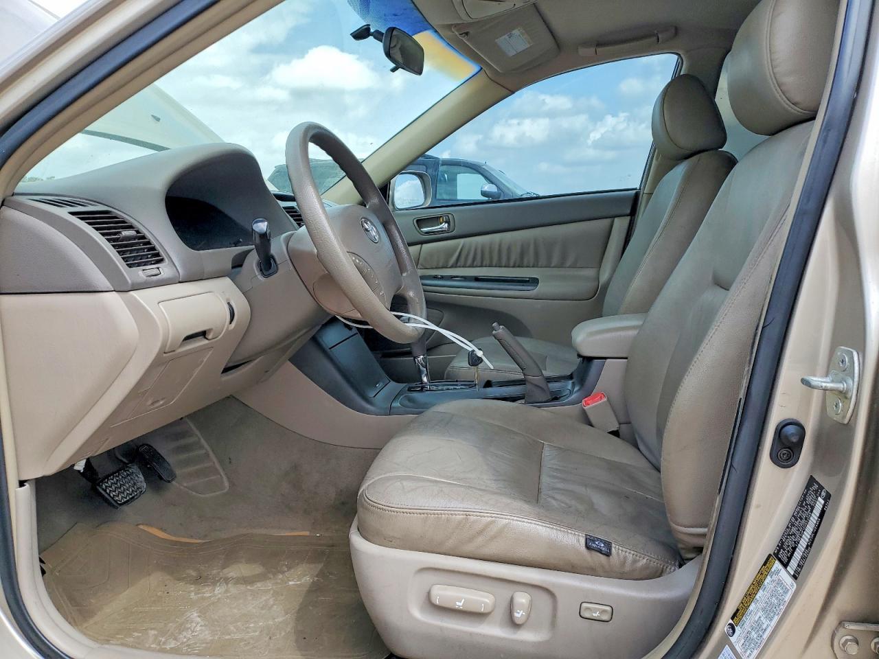 2005 Toyota Camry Le - Image 7