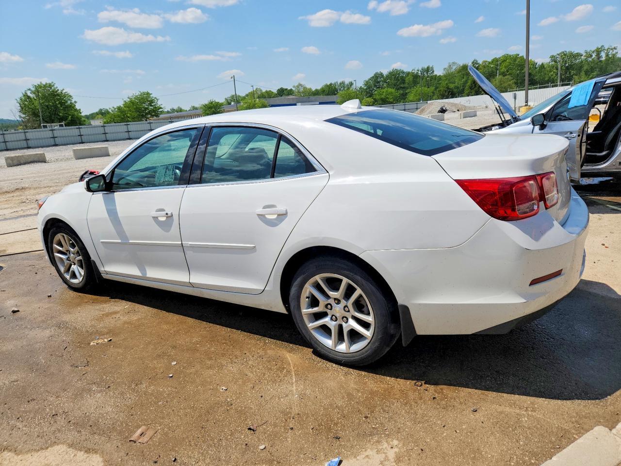 2014 Chevrolet Malibu 1Lt - Фото 2