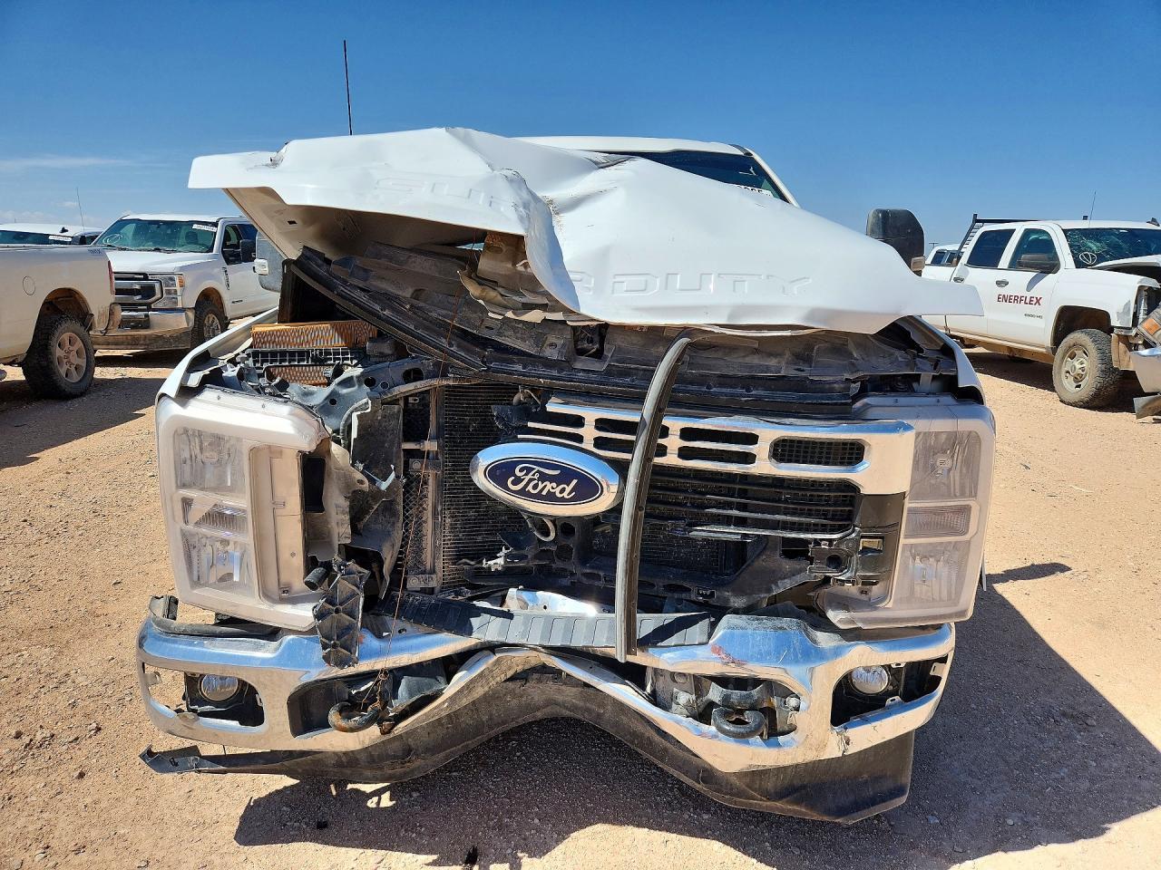 2023 Ford F250 Super Duty - Фото 5