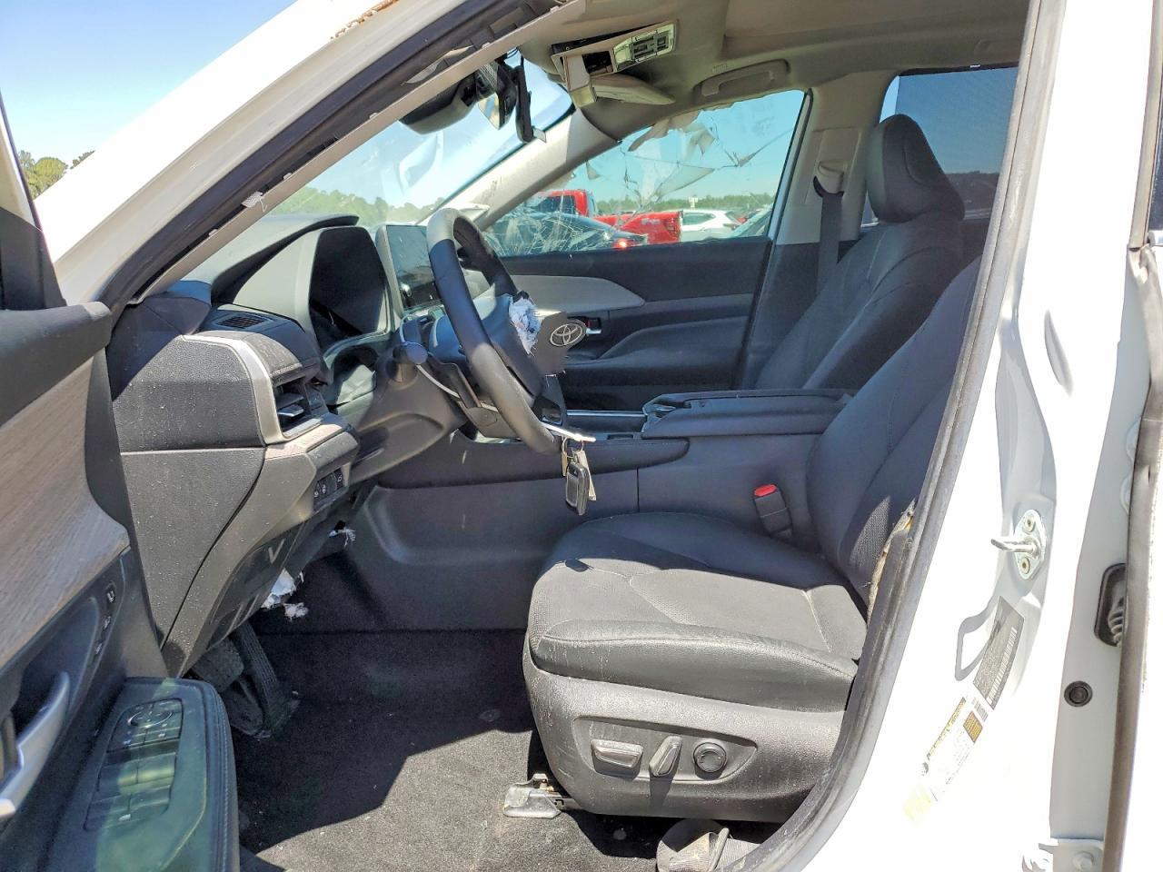 2024 Toyota Grand Highlander Platinum - Image 7