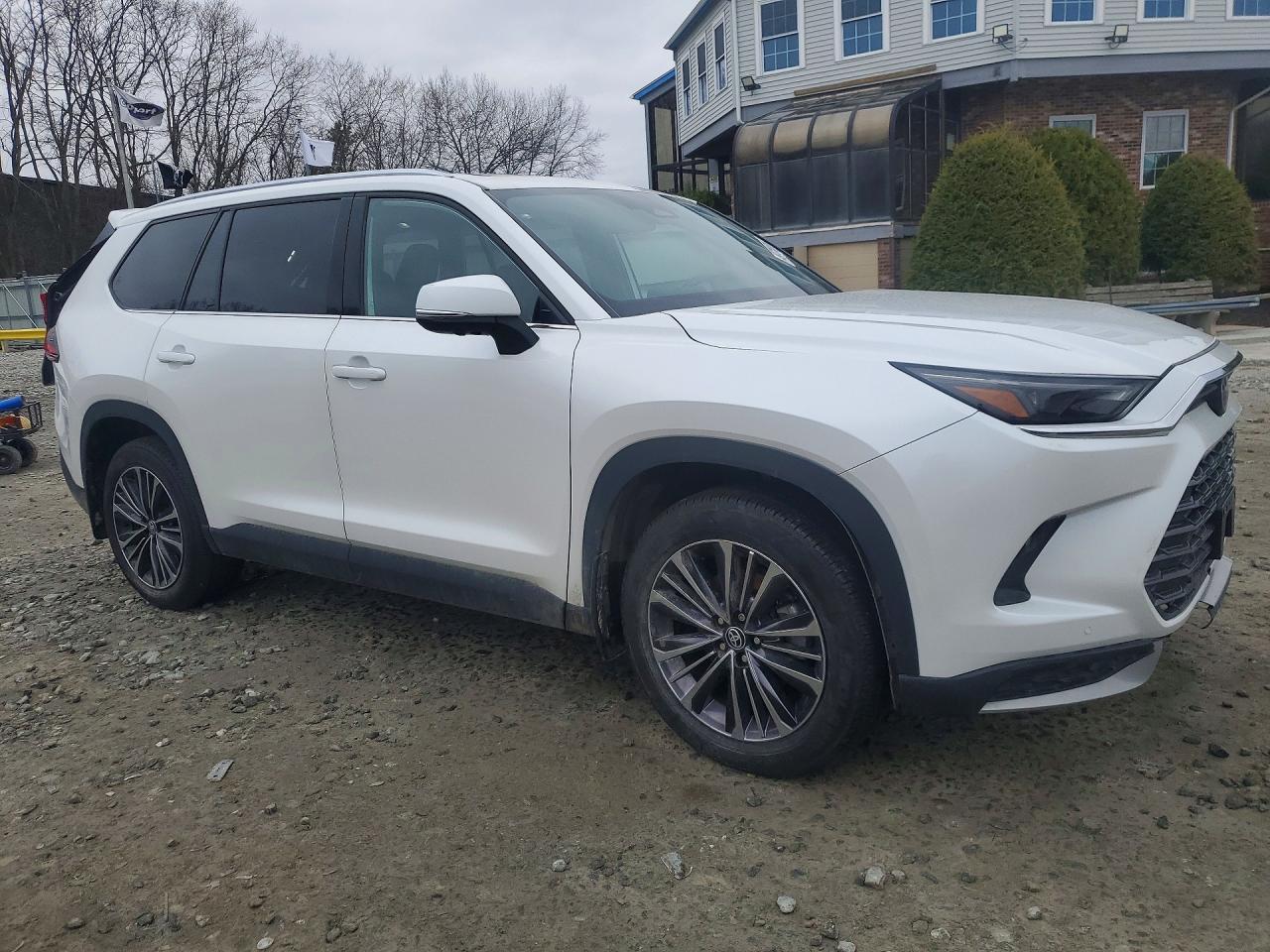 2024 Toyota Grand Highlander Hybrid Max Platinum - Фото 4
