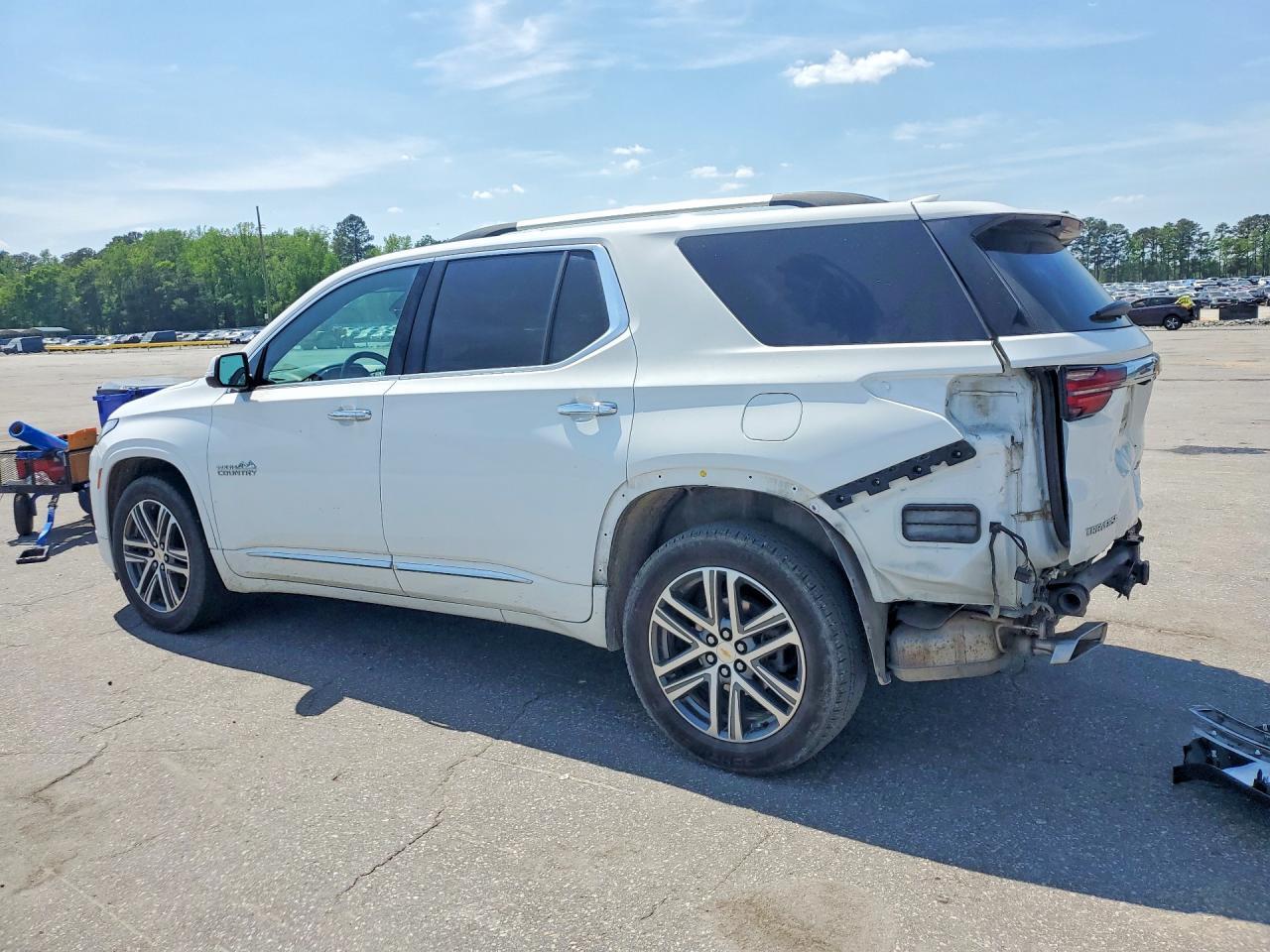 2022 Chevrolet Traverse High Country - Фото 2