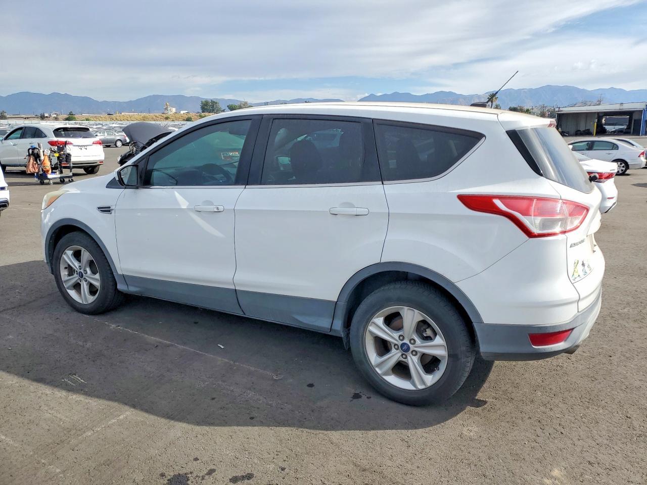 2014 Ford Escape Se - Фото 2