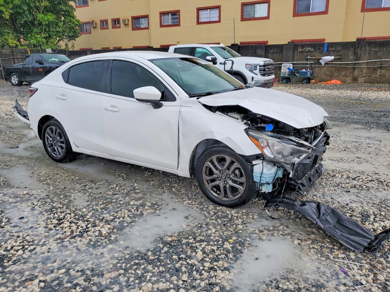 2019 Toyota Yaris Le - Фото 4