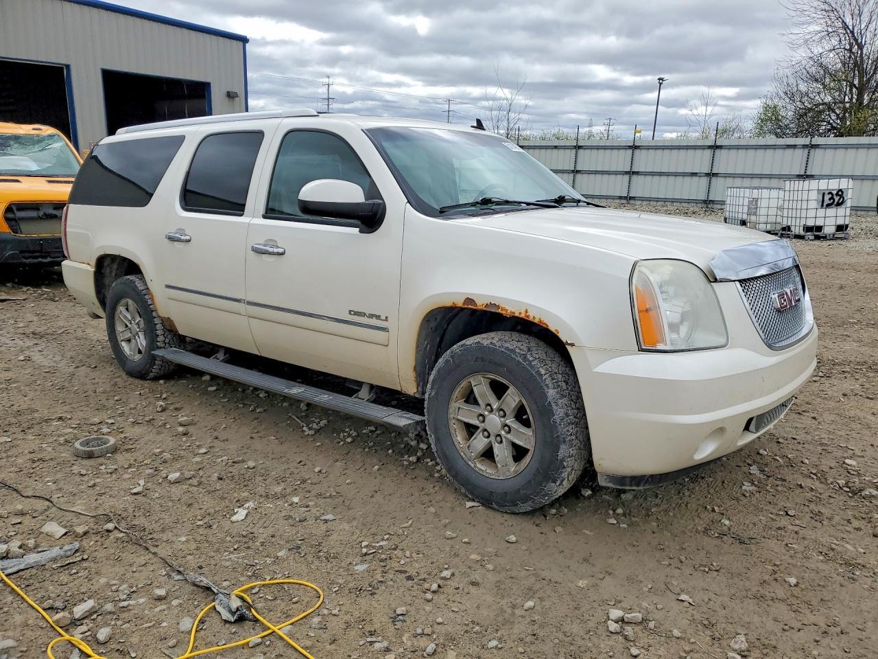 2011 GMC Yukon Xl Denali - Image 4
