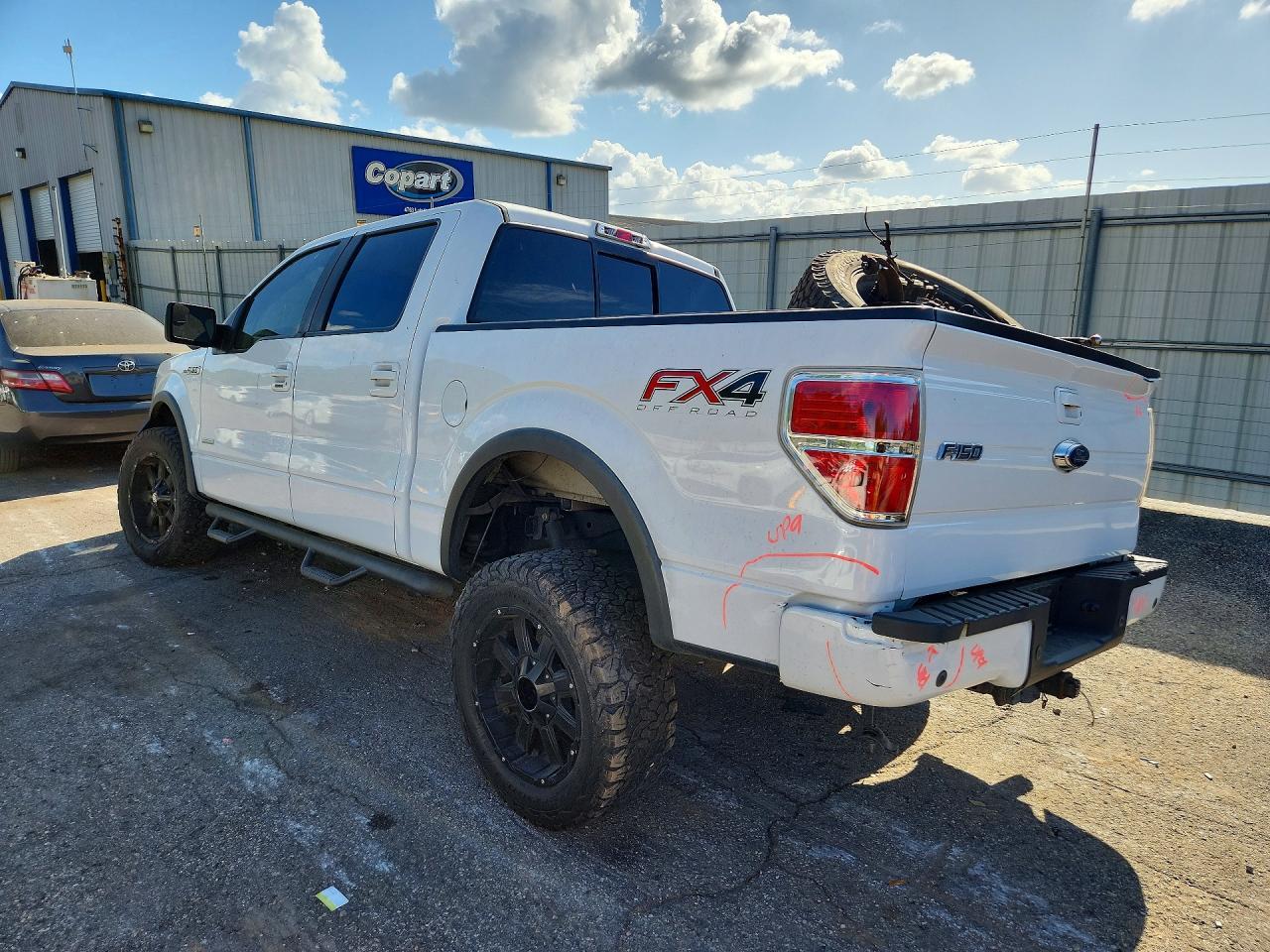 2014 Ford F150 Supercrew - Фото 2