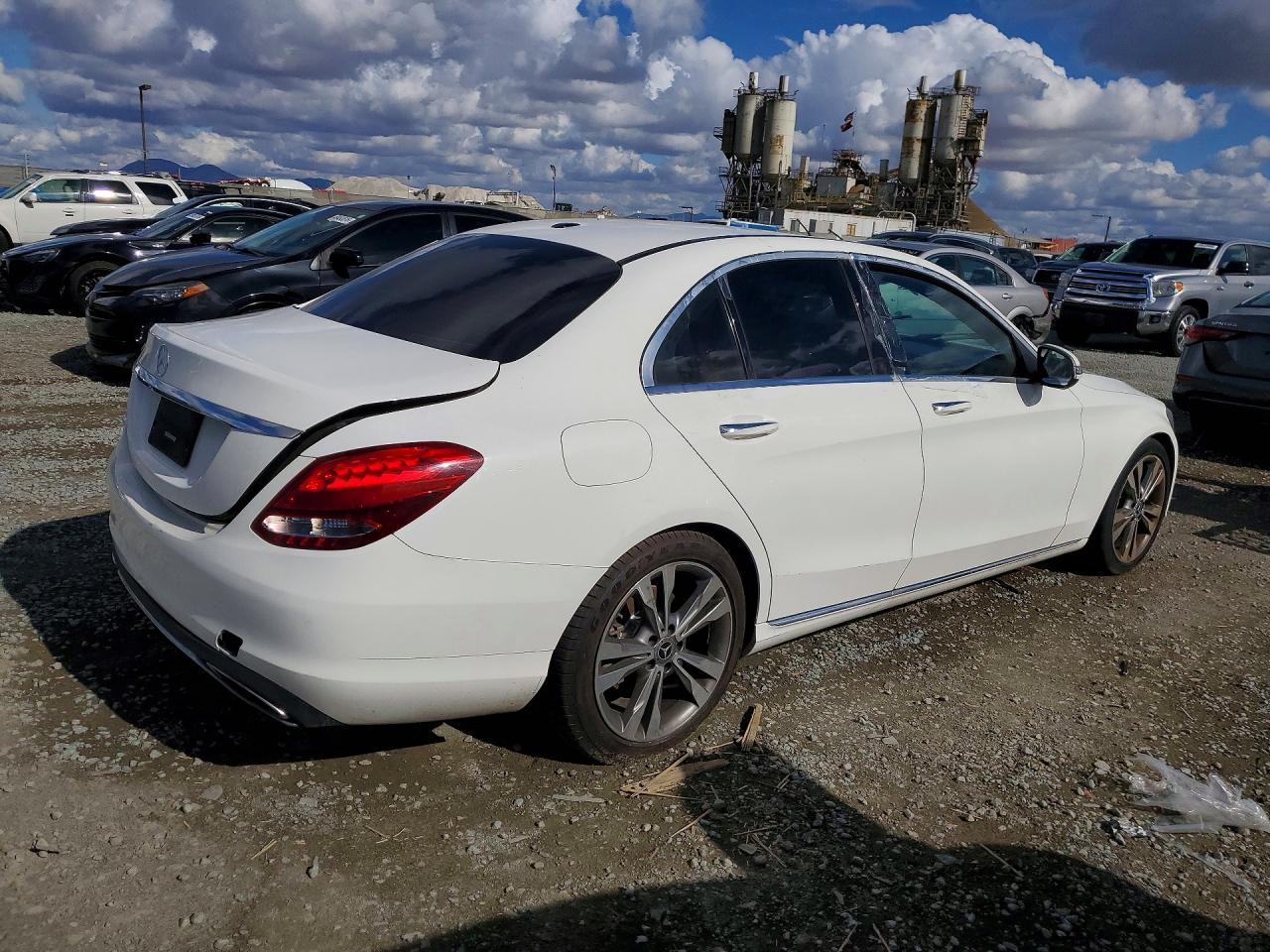 2018 Mercedes-Benz C 300 - Фото 3