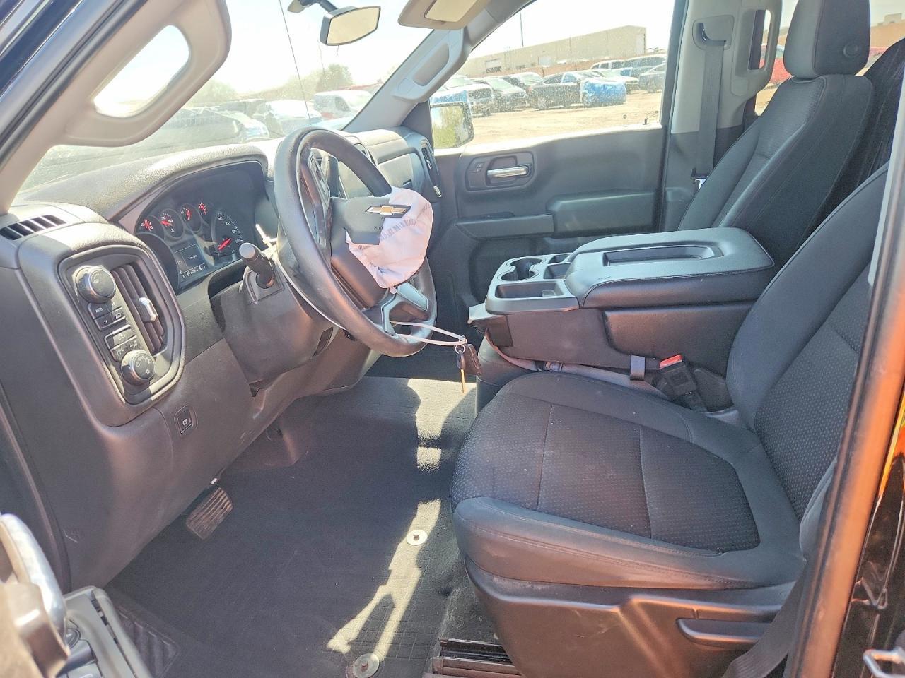 2020 Chevrolet Silverado K1500 Custom - Фото 7