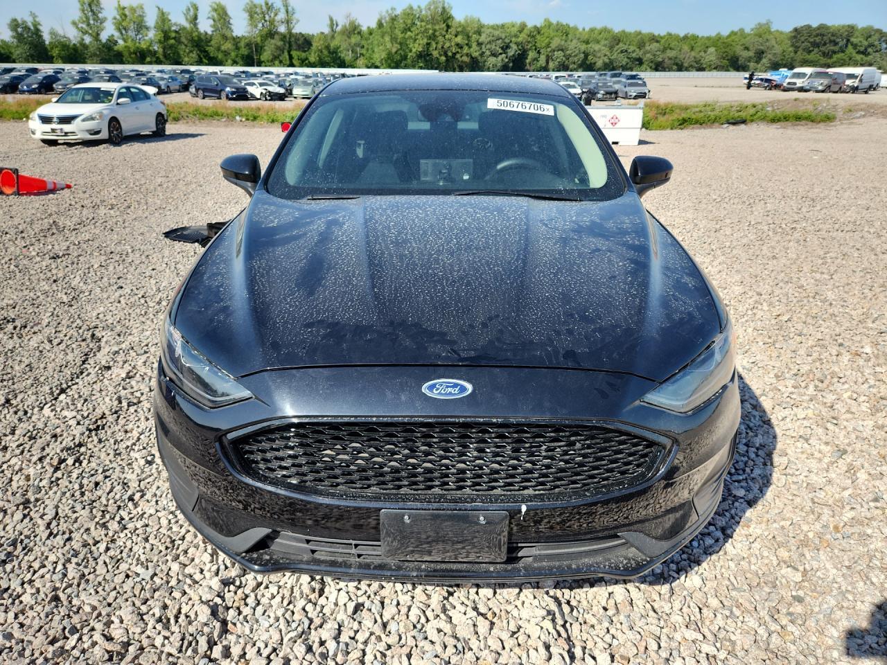 2020 Ford Fusion Se - Image 5