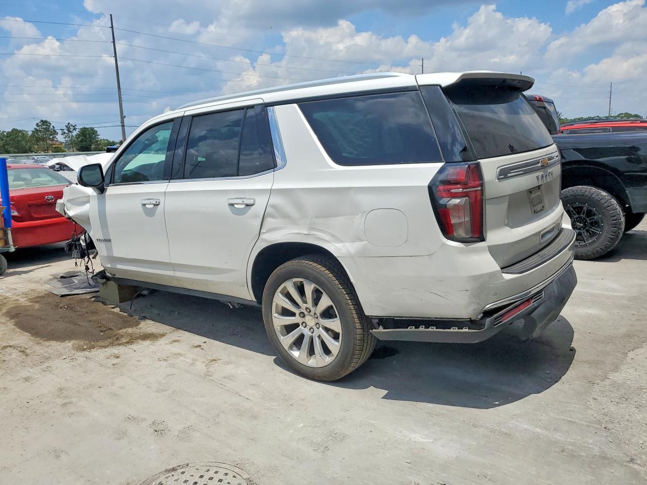 2021 Chevrolet Tahoe C1500 Premier - Фото 2