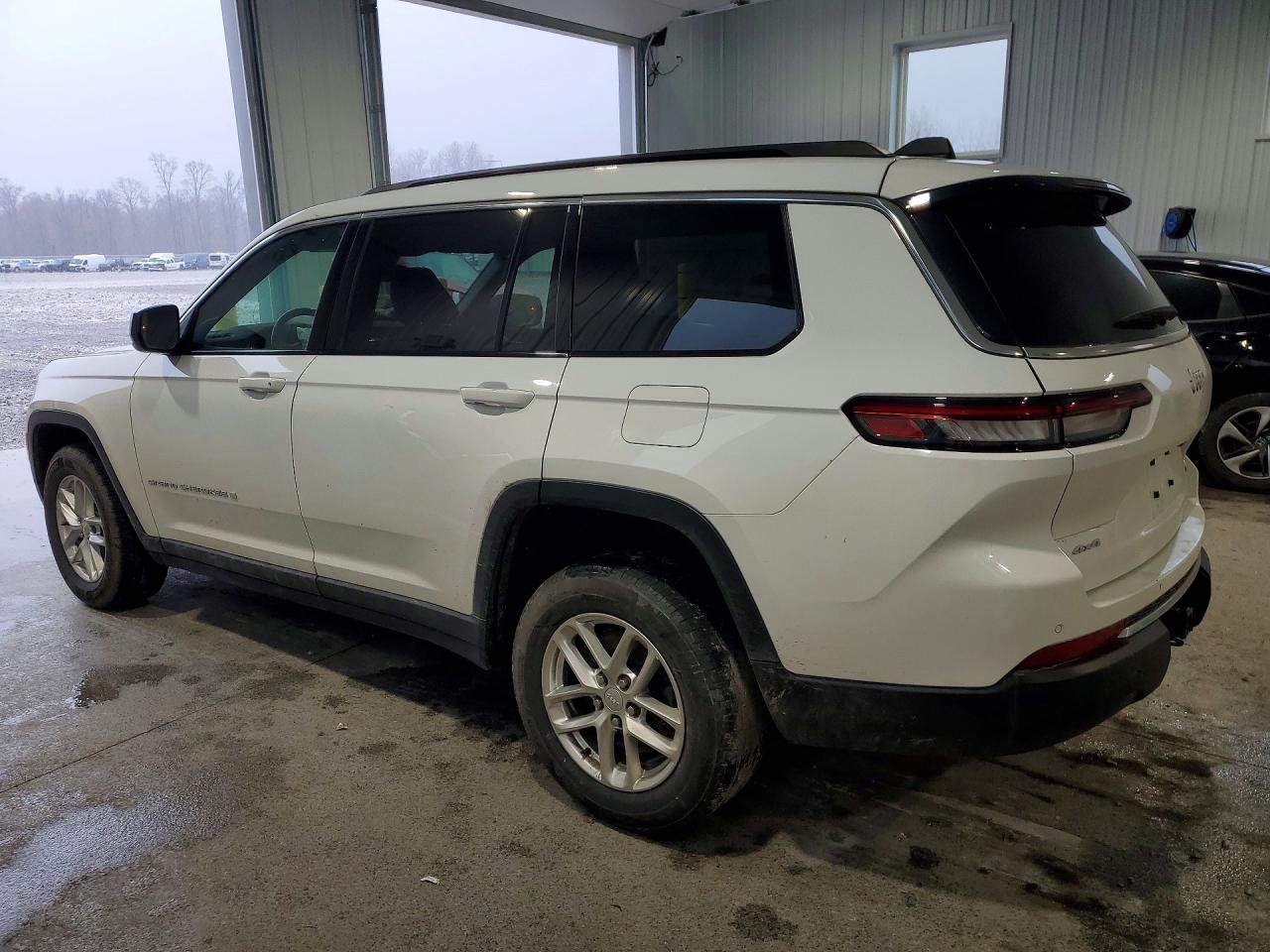 2024 Jeep Grand Cherokee L Laredo - Image 2