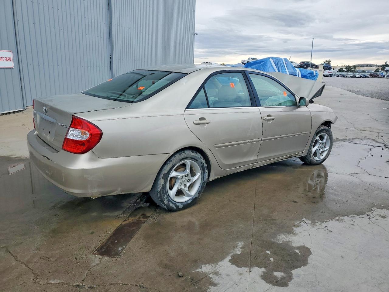 2002 Toyota Camry Le - Фото 3