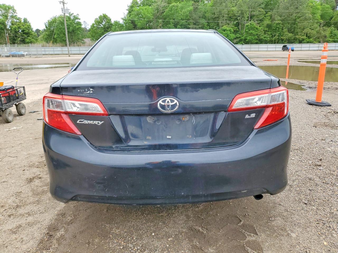 2014 Toyota Camry Le - Фото 6