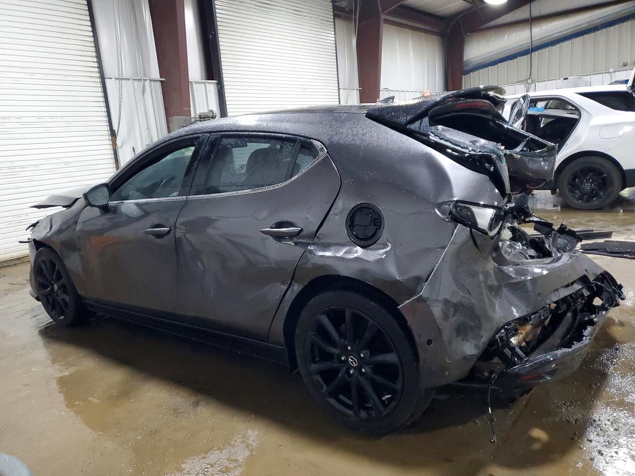 2021 Mazda 3 Premium Plus - Фото 2