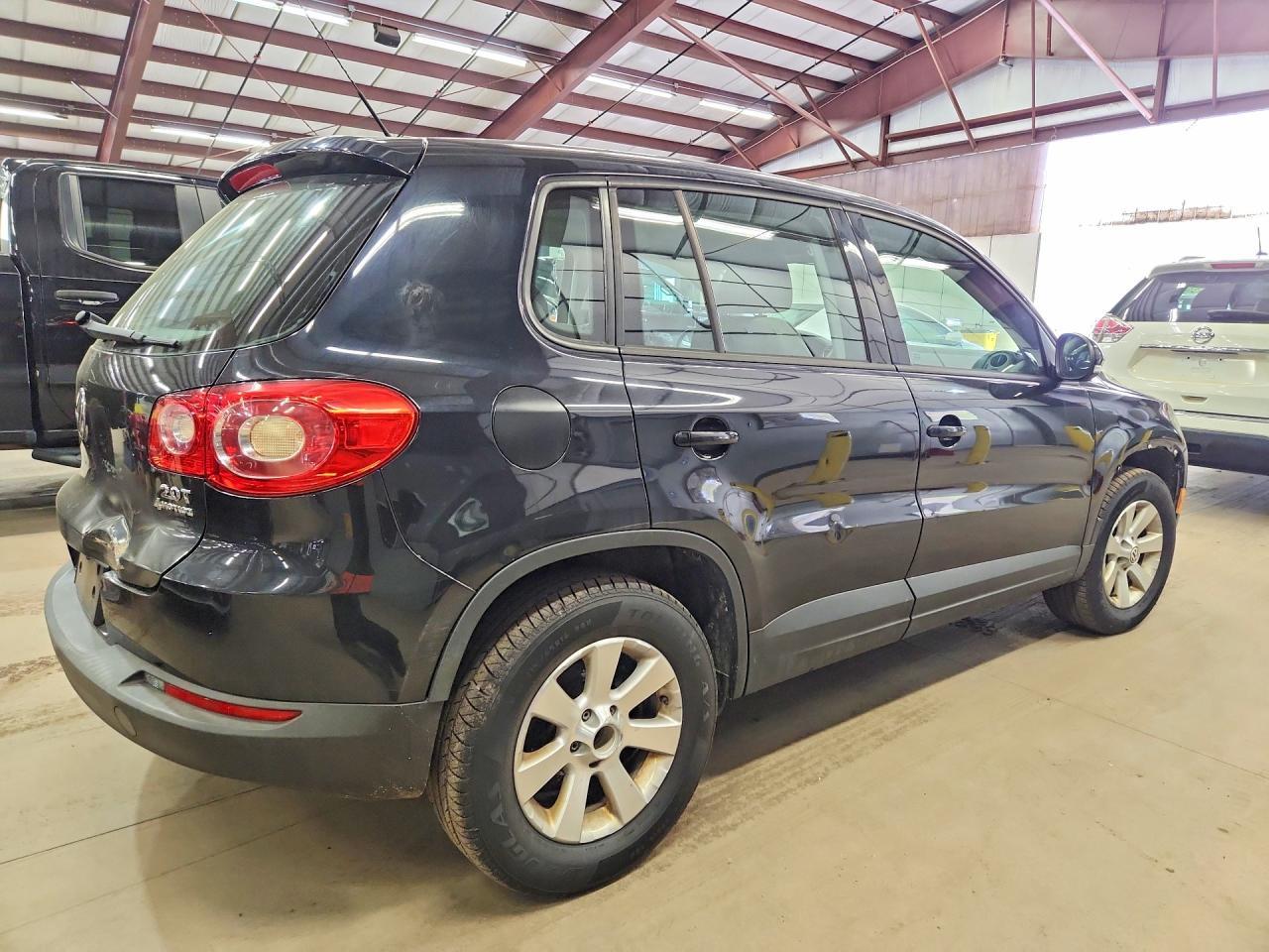 2010 Volkswagen Tiguan Se - Image 3