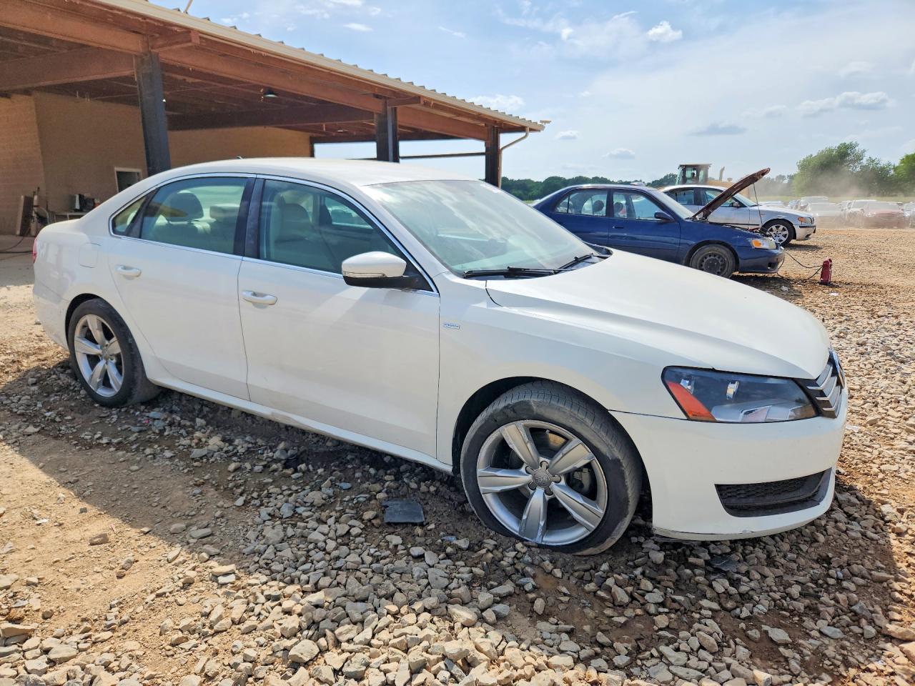 2014 Volkswagen Passat S - Image 4