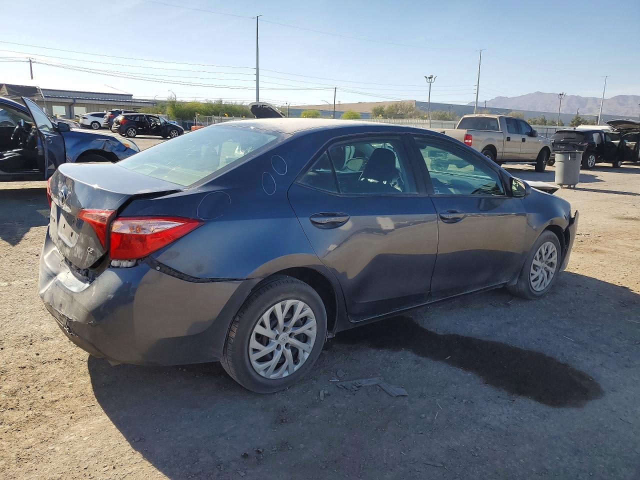 2018 Toyota Corolla Le - Image 3