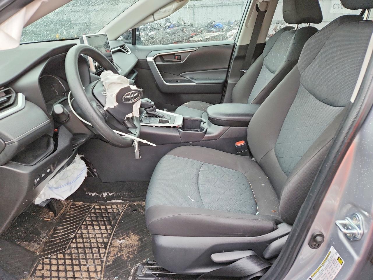 2025 Toyota Rav4 Le - Image 7