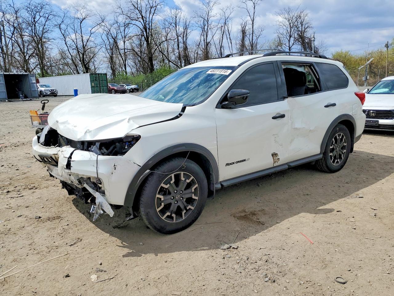 2020 Nissan Pathfinder Sv
