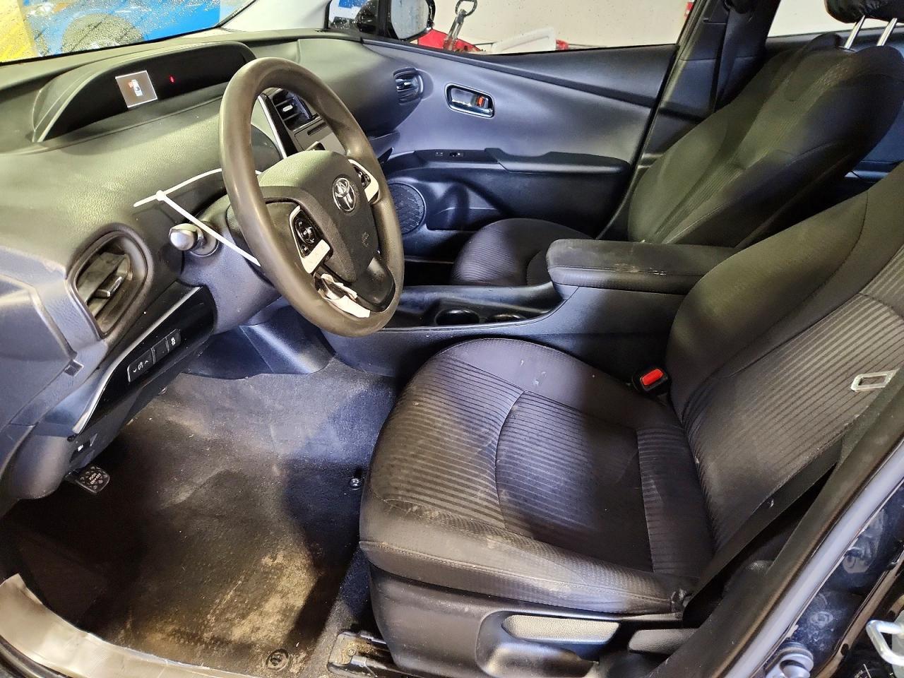 2016 Toyota Prius Two Eco - Фото 7