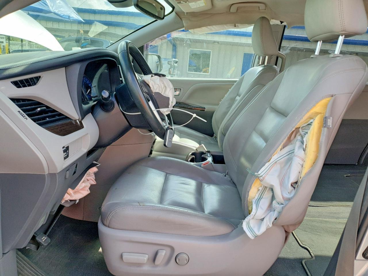 2019 Toyota Sienna Xle 8-Passenger - Фото 7