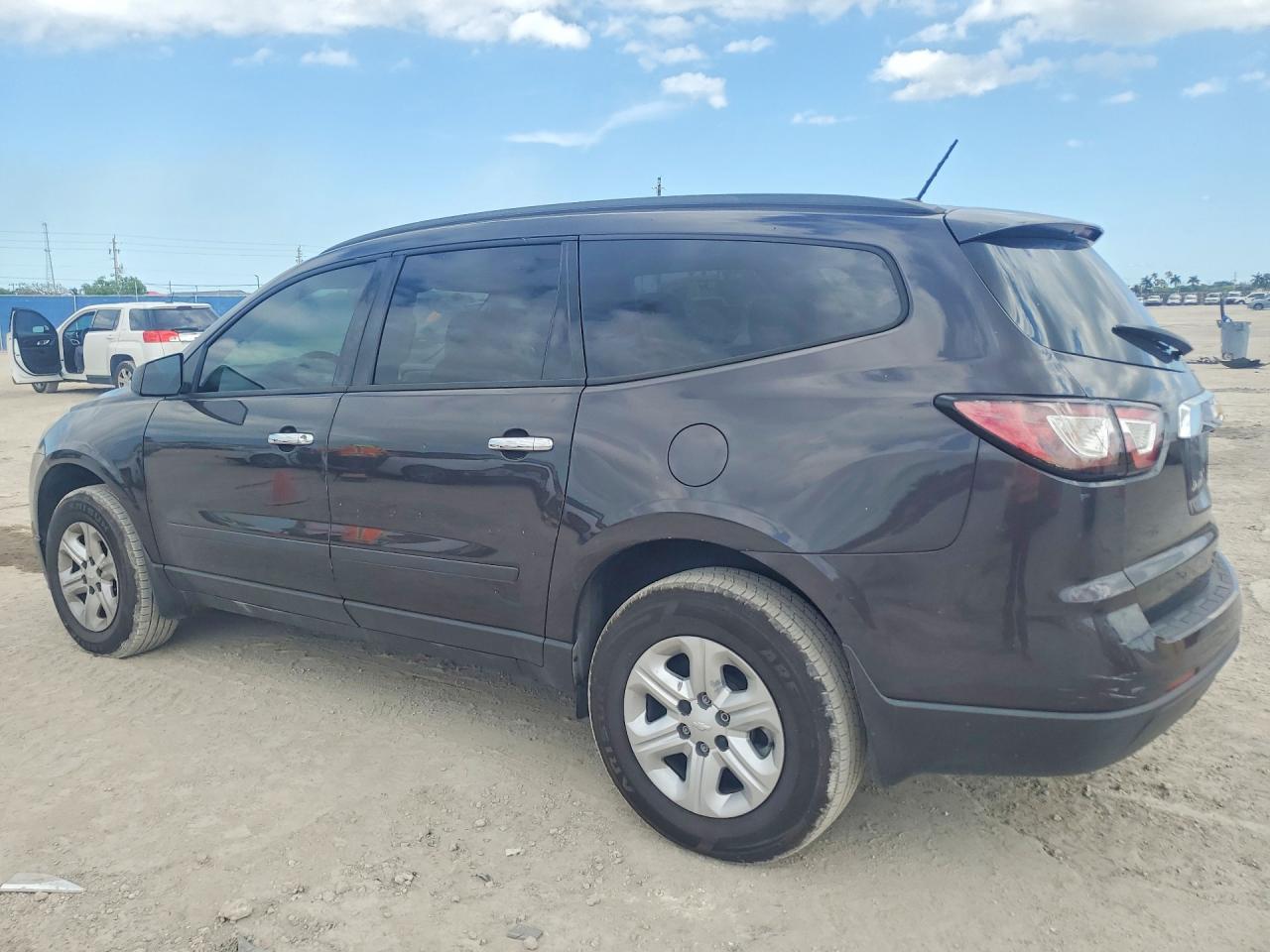 2015 Chevrolet Traverse Ls - Фото 2