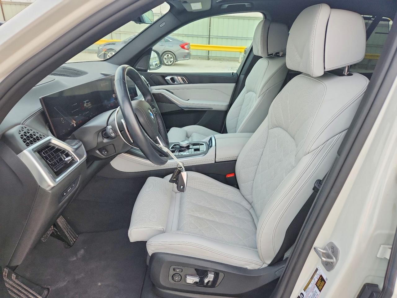2025 BMW X5 xDrive40I - Image 7