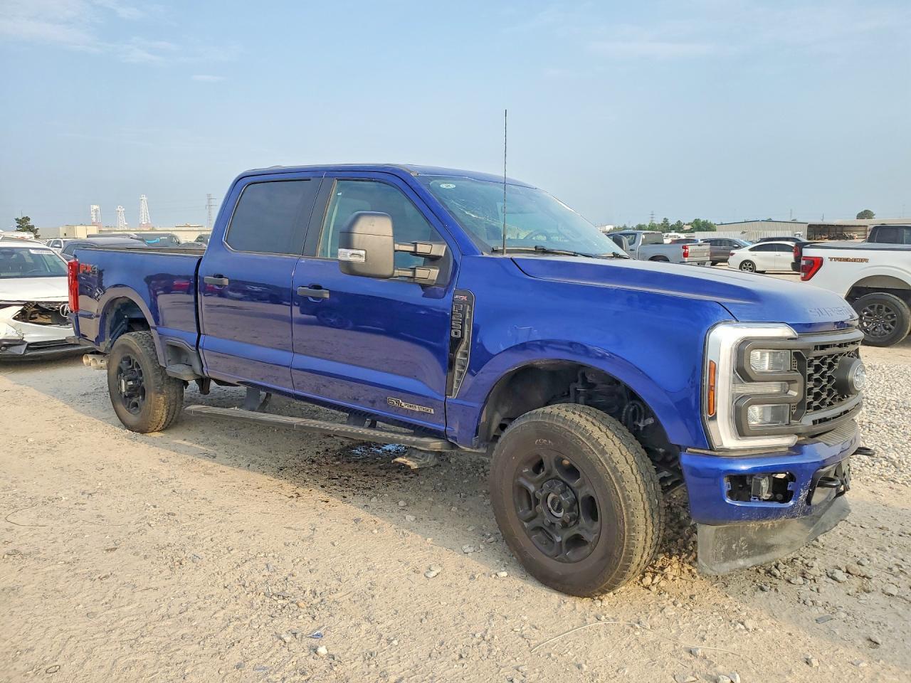 2026 Ford F250 Super Duty - Фото 4