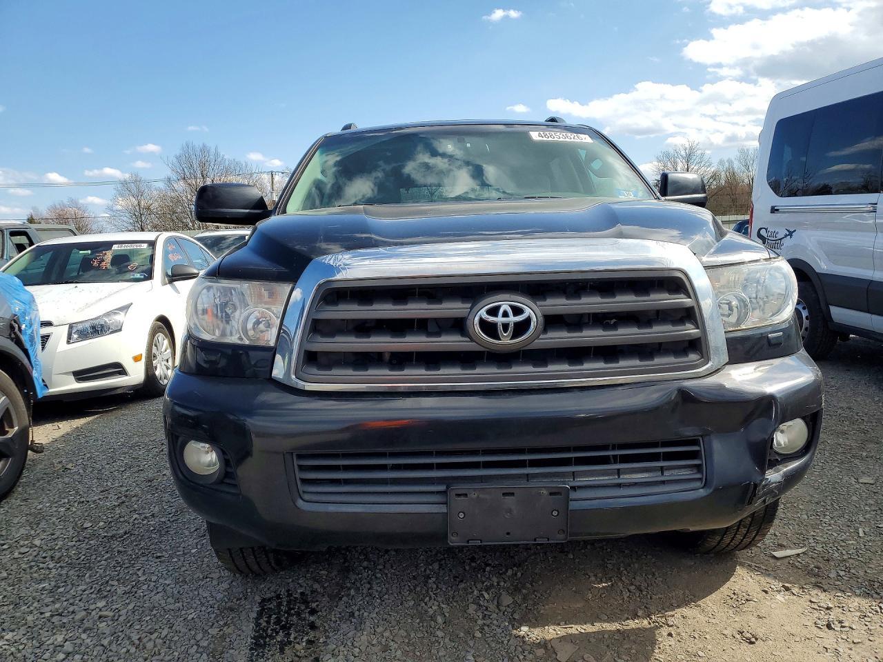 2011 Toyota Sequoia Sr5 - Фото 5