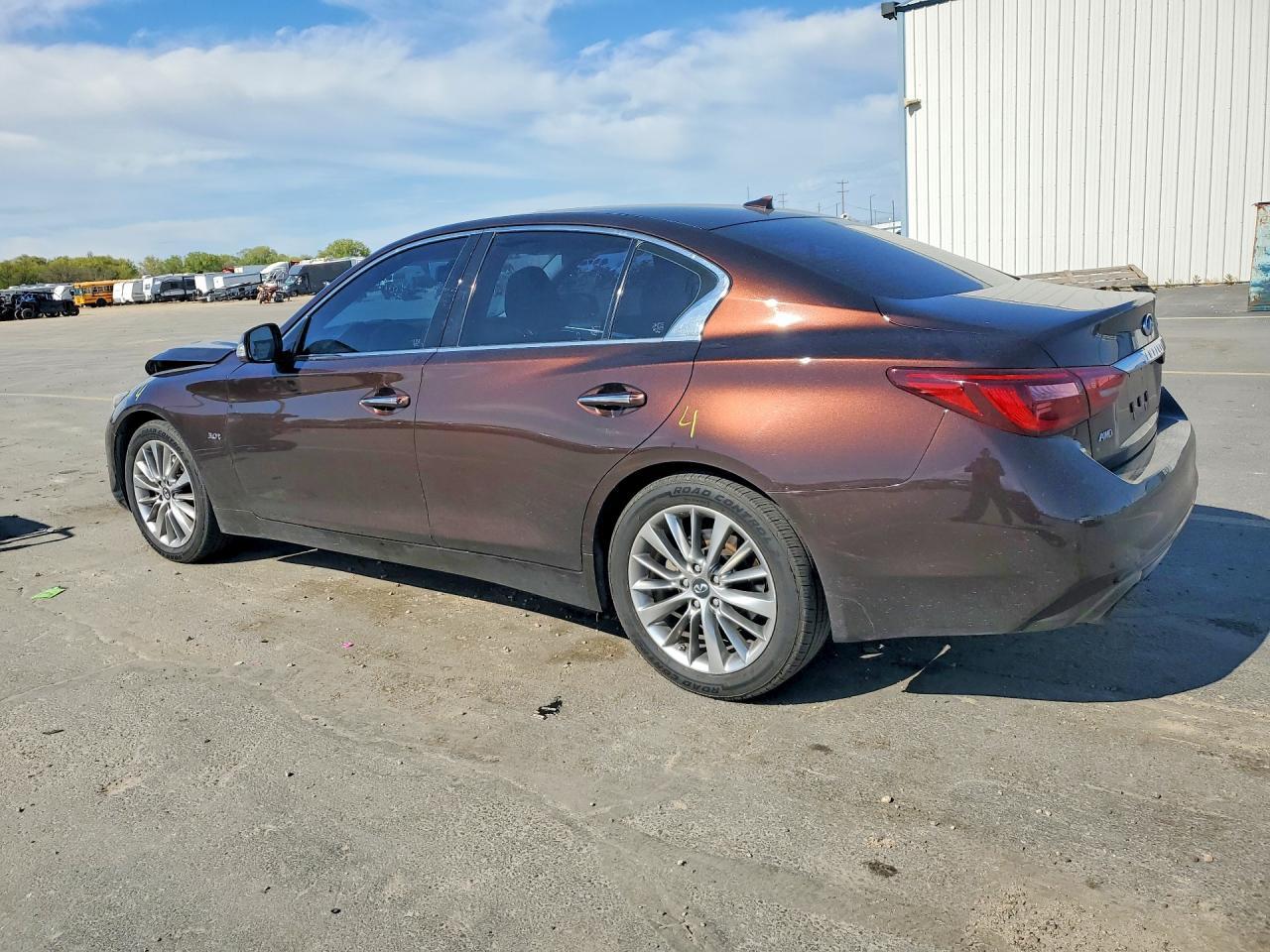 2018 Infiniti Q50 3.0T Luxe - Фото 2
