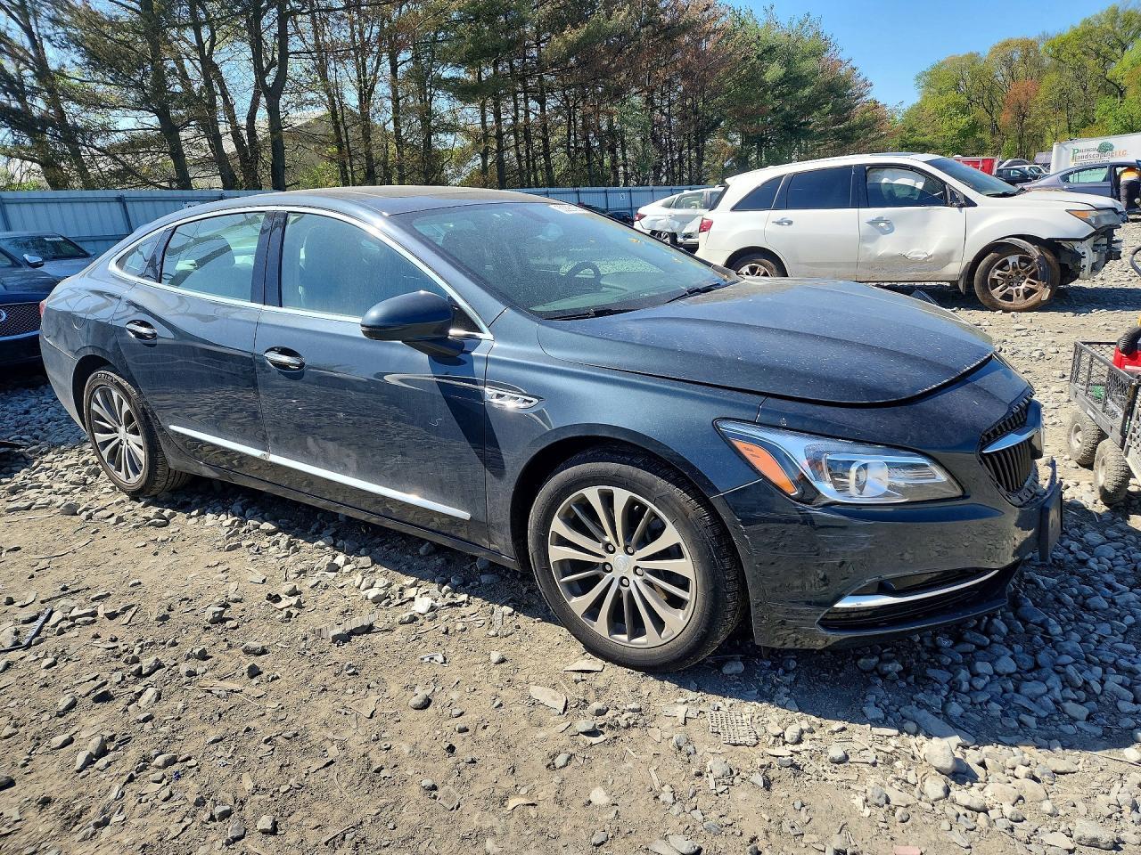 2018 Buick Lacrosse Essence - Image 4