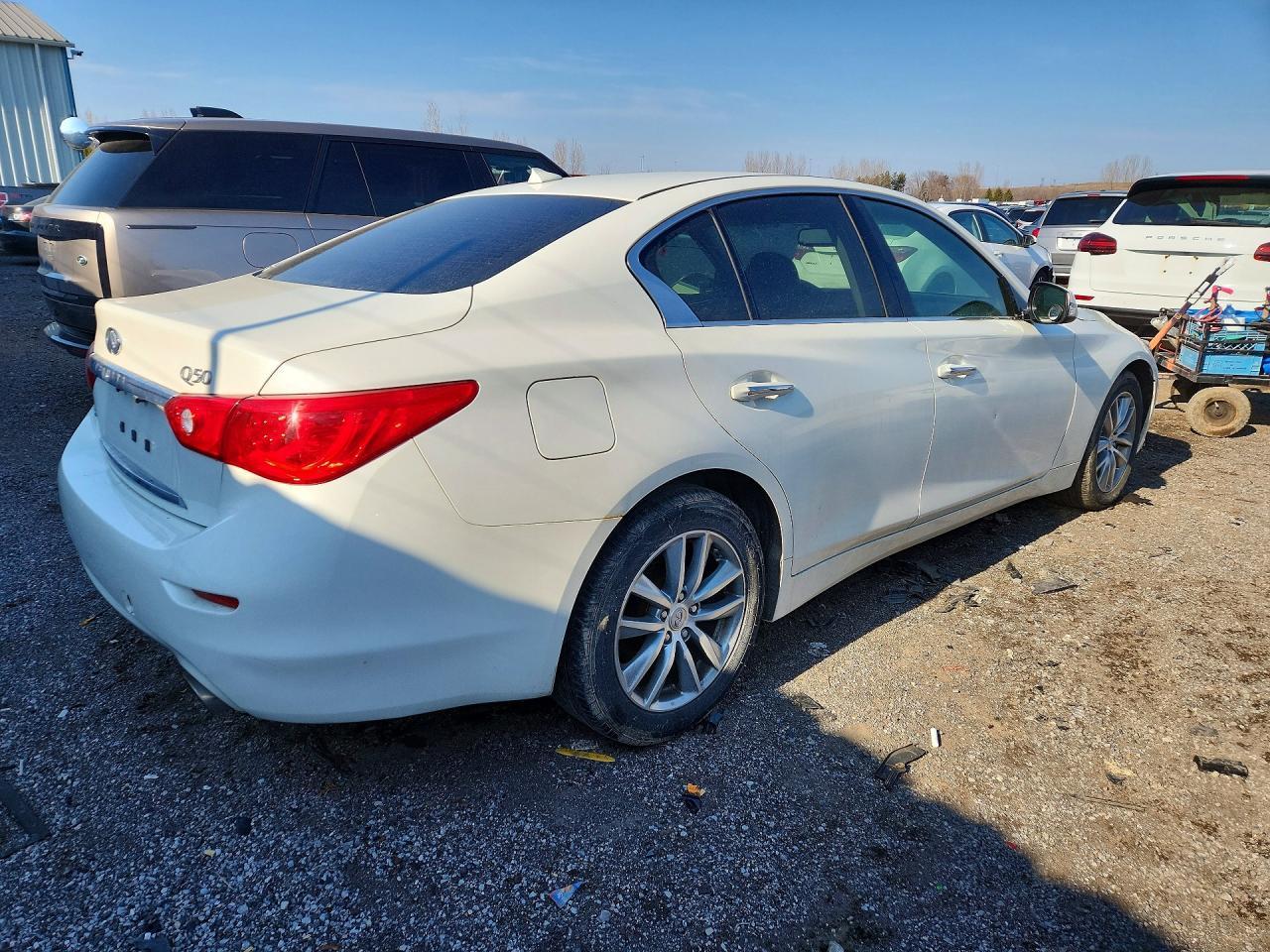2016 Infiniti Q50 2.0T - Фото 3